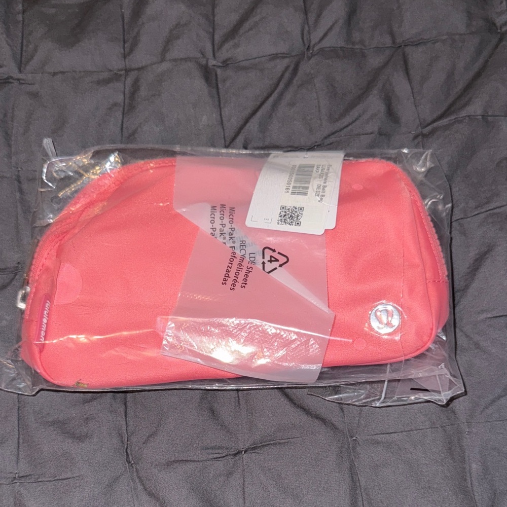 Lululemon everywhere belt bag 1L